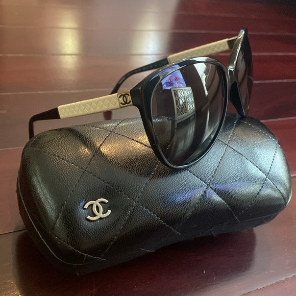 Chanel Black Sunglsses - Picture 3 of 10